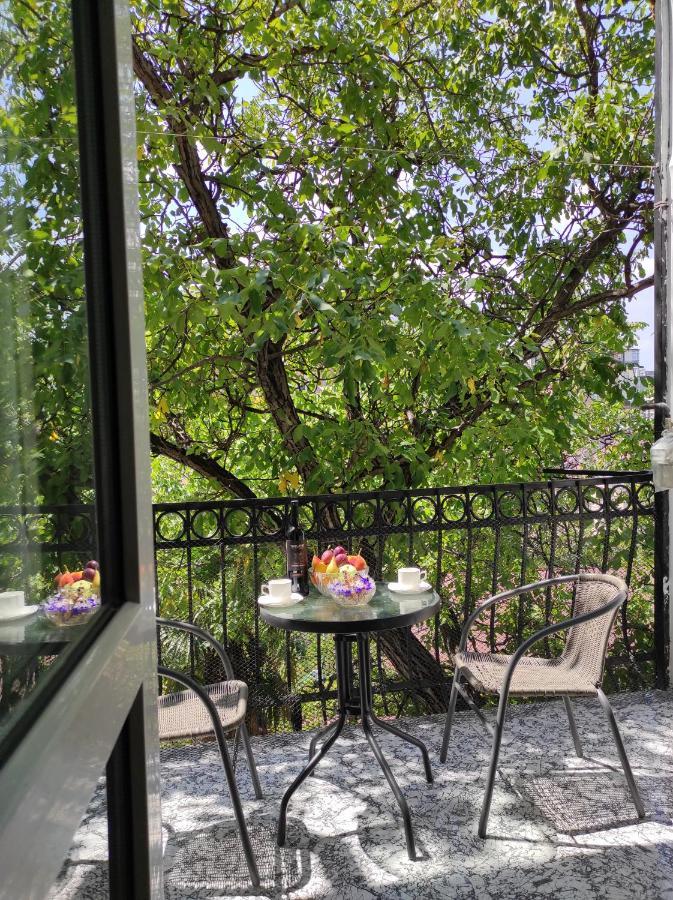 Tranquil Apartment In Vake Tbilisi Zewnętrze zdjęcie